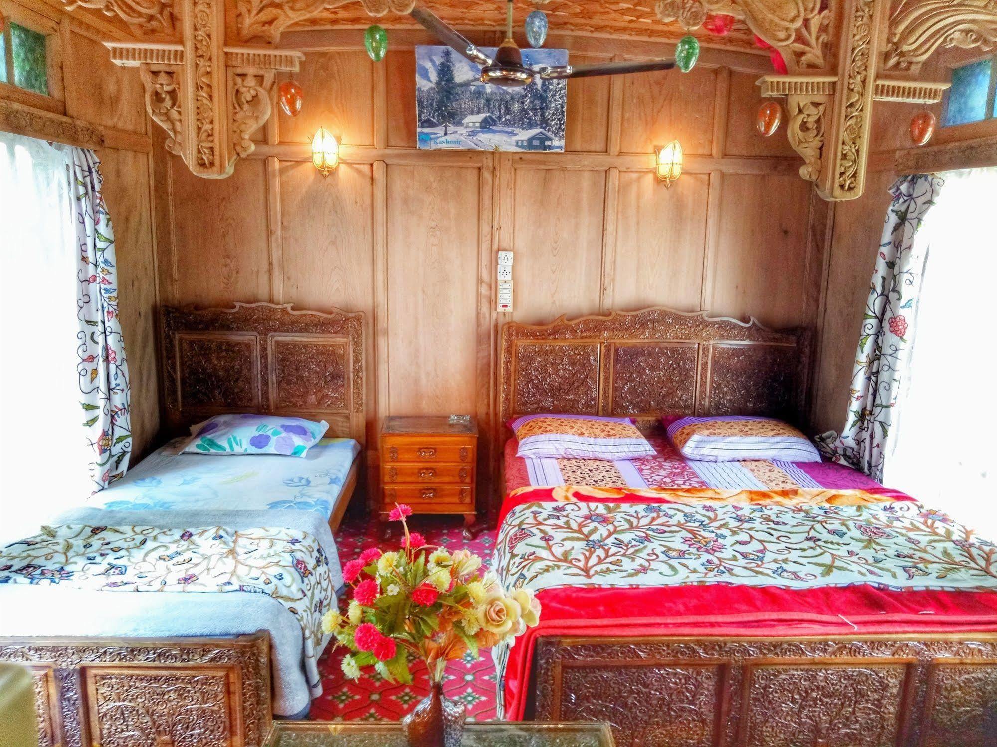 New Bul Bul Group Of Houseboats Srinagar Hotel Durgjan Kültér fotó