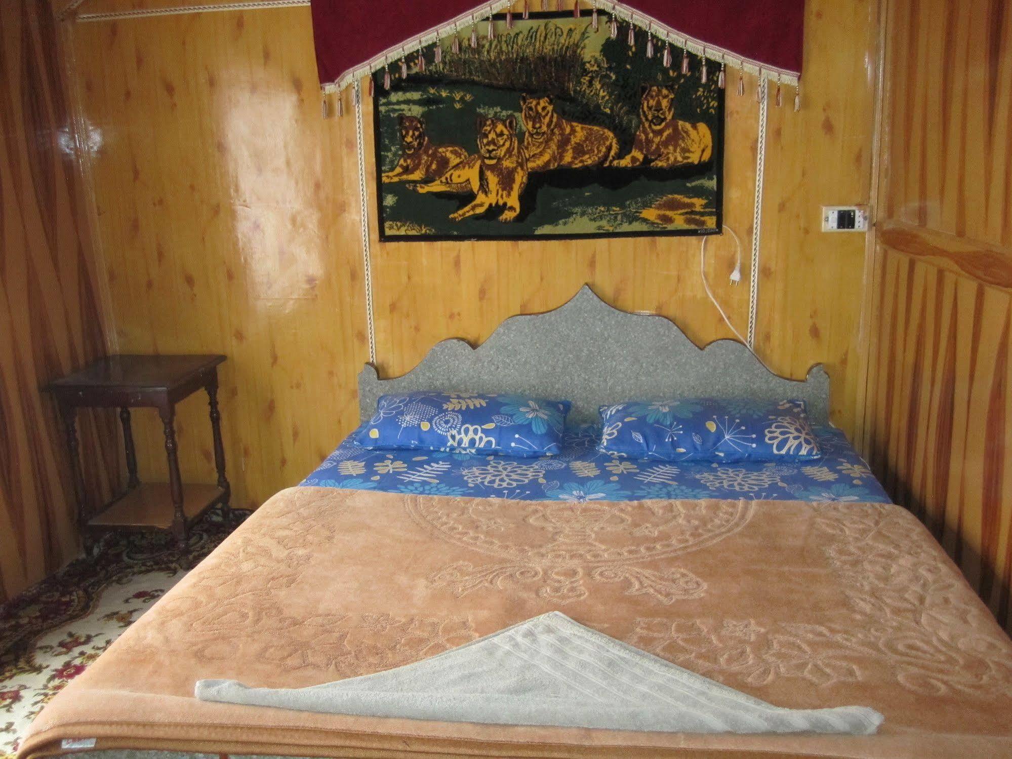 New Bul Bul Group Of Houseboats Srinagar Hotel Durgjan Kültér fotó