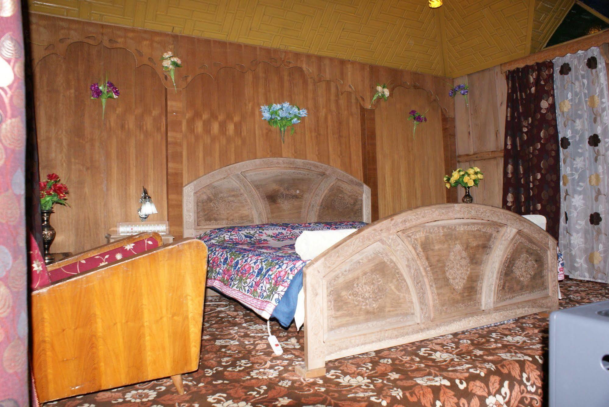 New Bul Bul Group Of Houseboats Srinagar Hotel Durgjan Kültér fotó